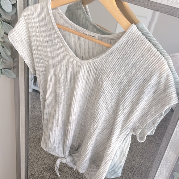 Gray twist top - Picture 2 of 4